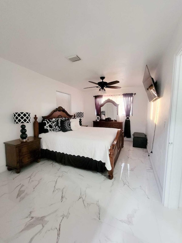 bedroom with ceiling fan