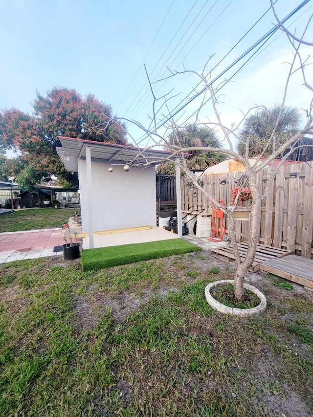 view of yard with a patio