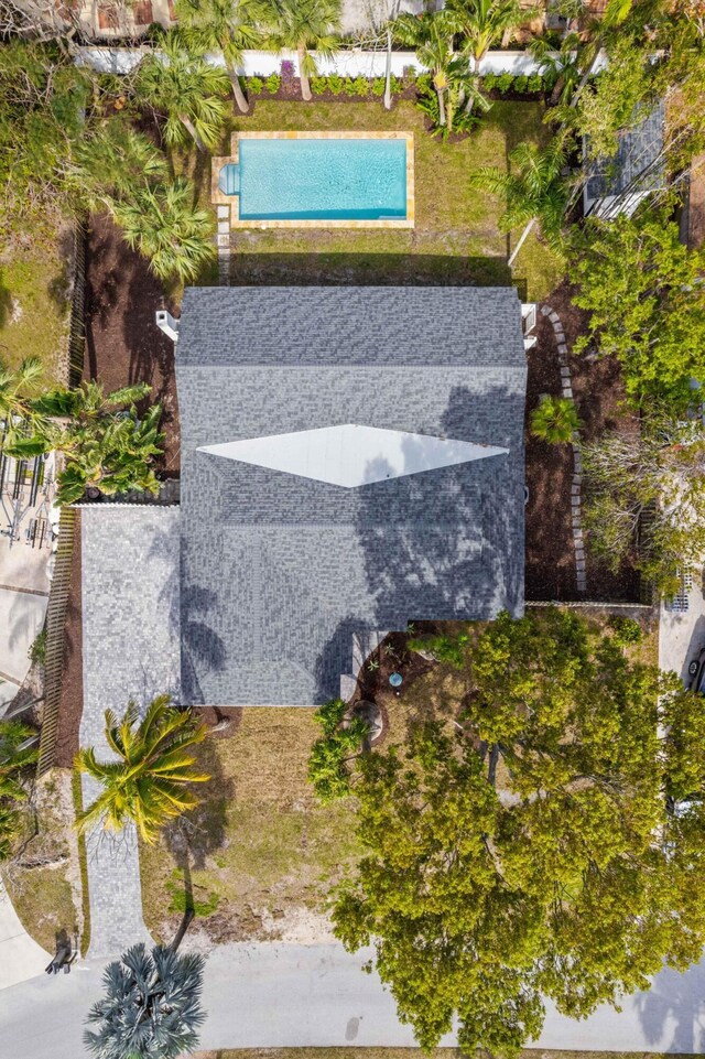 birds eye view of property featuring a residential view