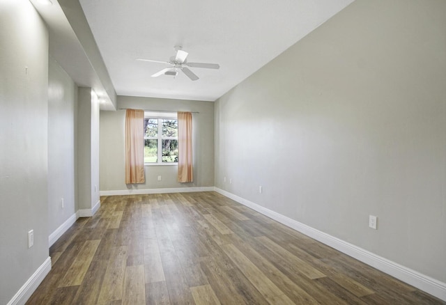 unfurnished room featuring wood-type flooring and ceiling fan