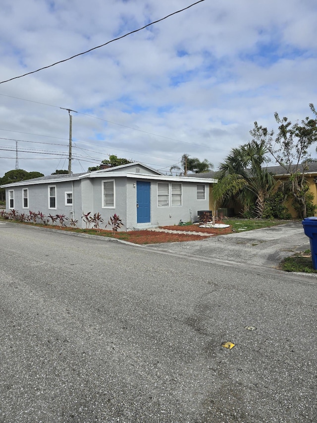 view of front of property