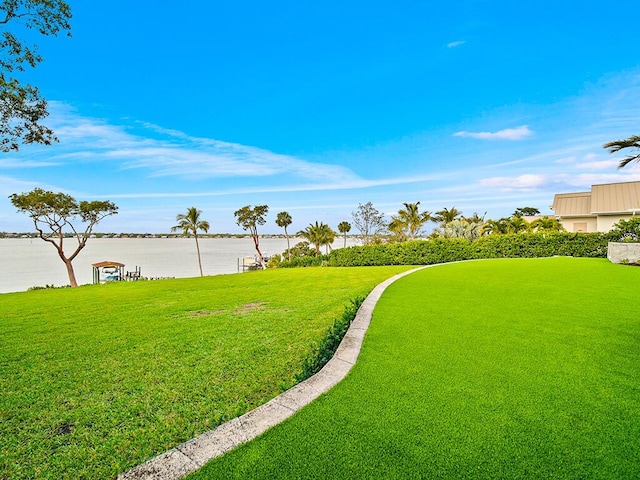 view of yard featuring a water view