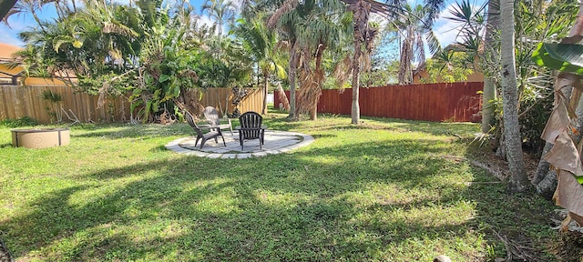 view of yard with a patio area