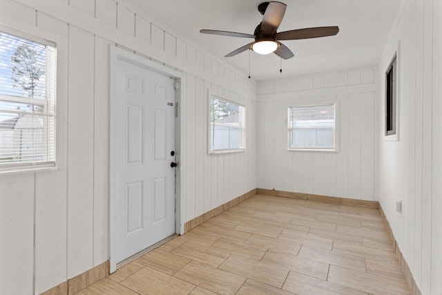 foyer with ceiling fan