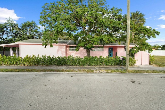 view of front of property