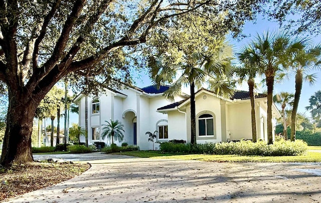 view of mediterranean / spanish-style home