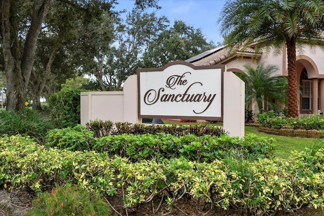 view of community / neighborhood sign