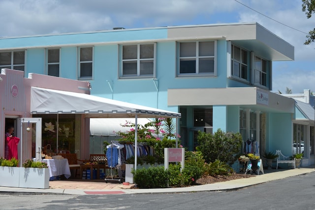exterior space featuring stucco siding