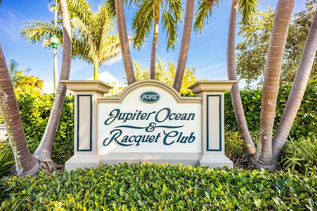 view of community / neighborhood sign