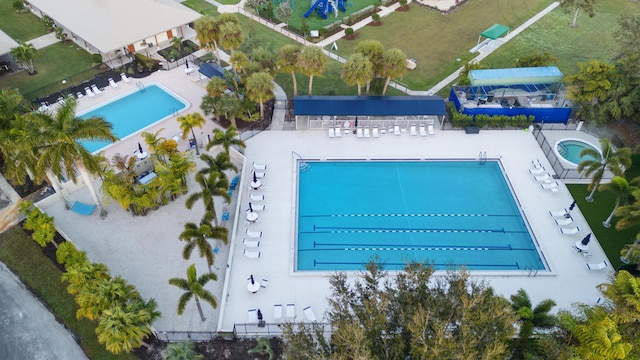 view of swimming pool