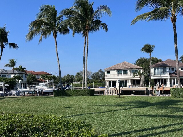 exterior space featuring a lawn