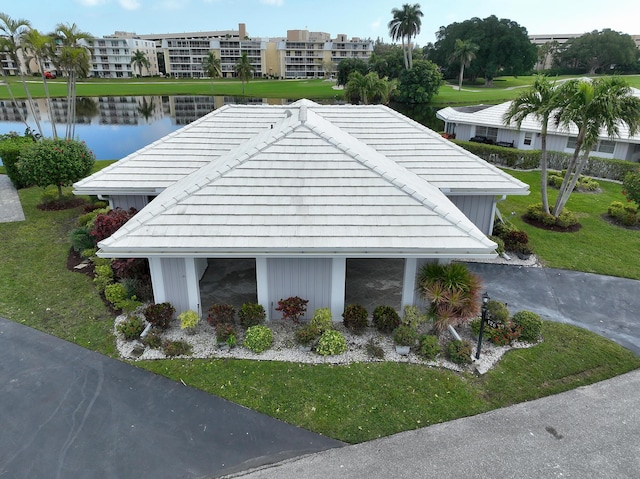 bird's eye view featuring a water view