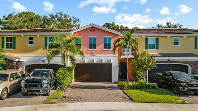 view of front facade with a garage