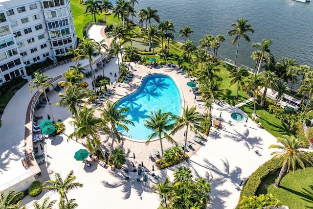 bird's eye view with a water view