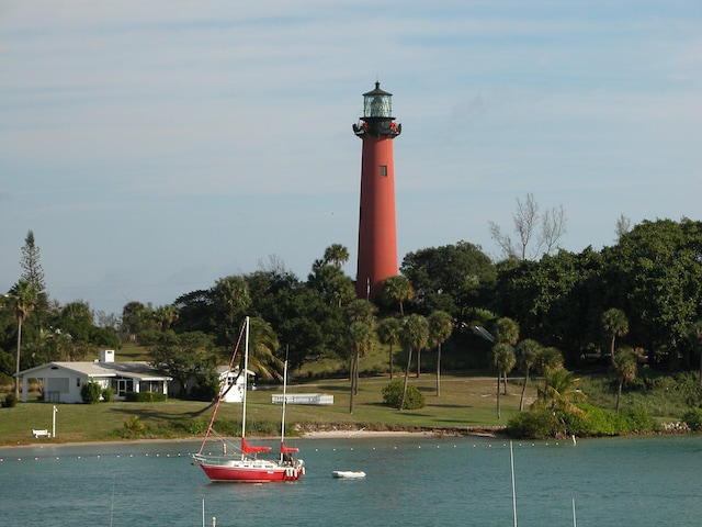 4329 Savannah Bay Pl, Jupiter, FL 33458 - view of community with a yard and a water view