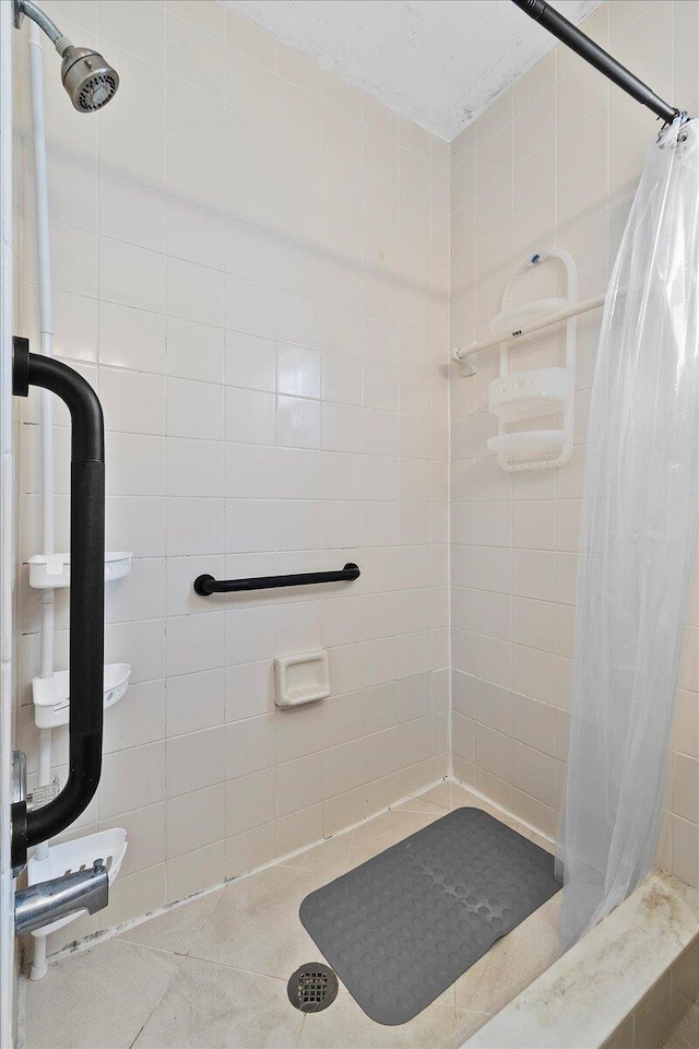 bathroom with walk in shower