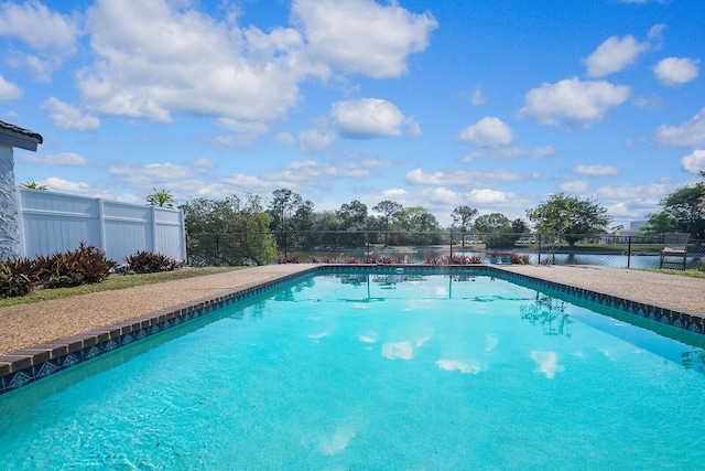 view of swimming pool