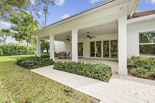 view of patio with ceiling fan