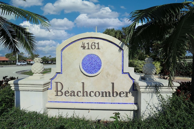 view of community / neighborhood sign