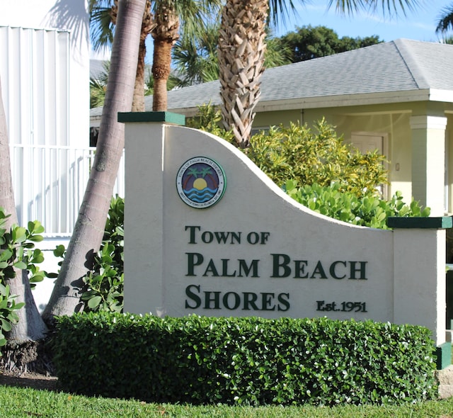 view of community / neighborhood sign