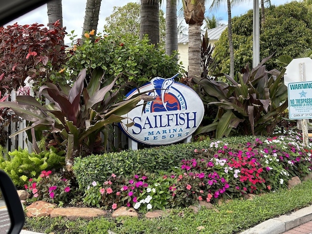 view of community / neighborhood sign