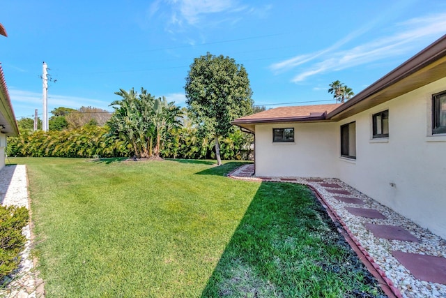 10298 Greentrail Dr N, Boynton Beach, FL 33436 - view of grassy yard