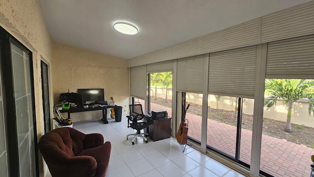 10298 Greentrail Dr N, Boynton Beach, FL 33436 - sunroom / solarium with tile patterned flooring and vaulted ceiling