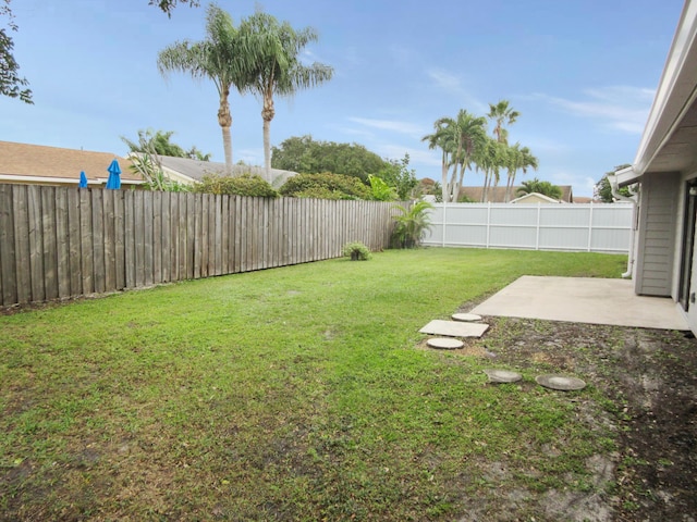 view of yard with a patio area