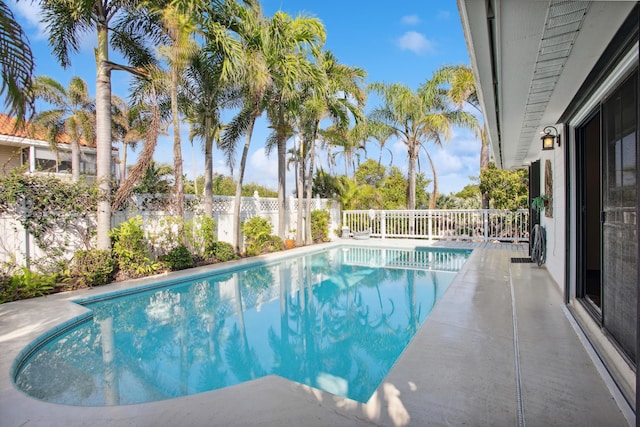 view of swimming pool