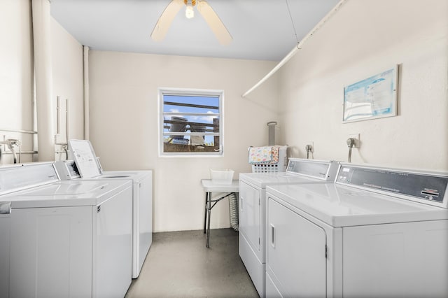 washroom featuring washer and clothes dryer and ceiling fan