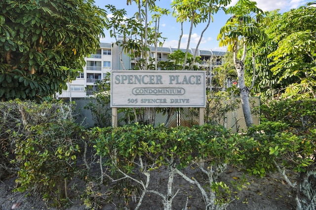 view of community / neighborhood sign