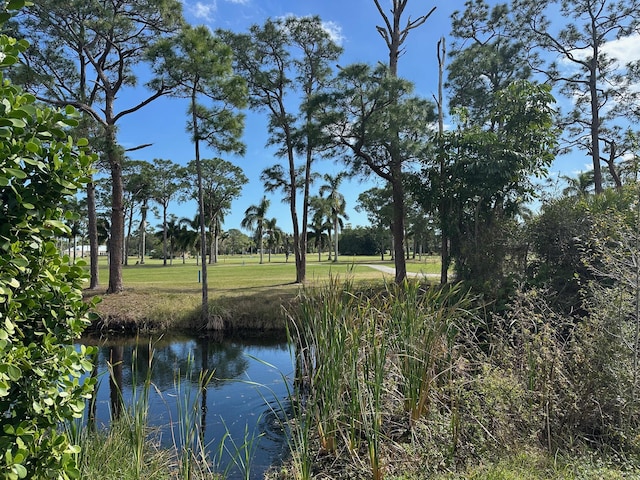 Listing photo 3 for 5708 Eagle Dr, Fort Pierce FL 34951