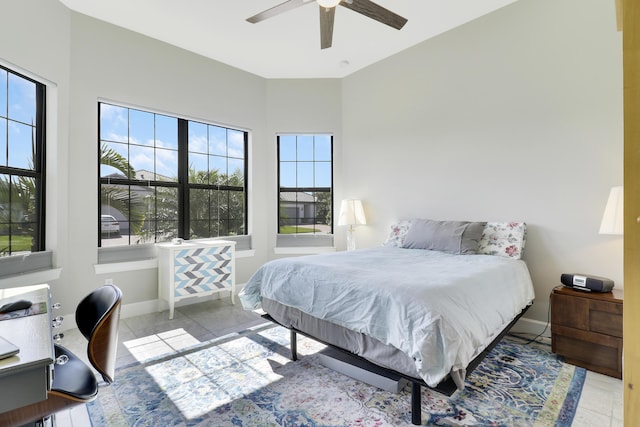 bedroom with ceiling fan