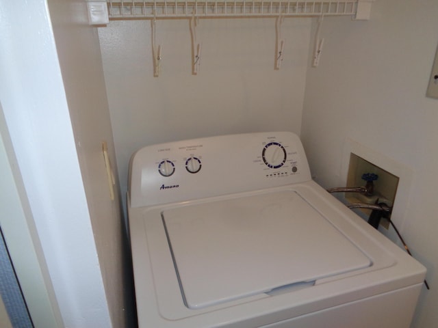 laundry room featuring washer / dryer