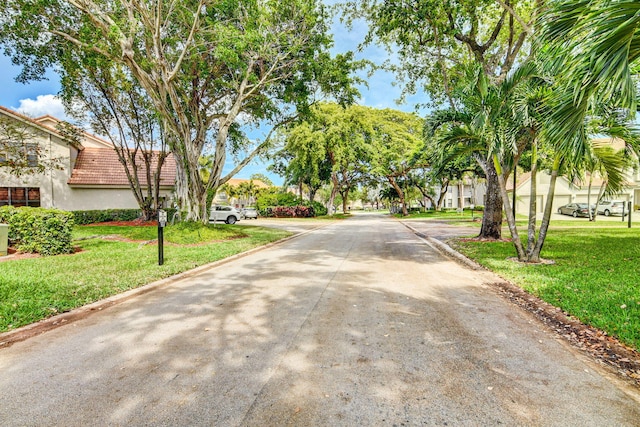 5540 Coach House Cir Unit F, Boca Raton, FL 33486 - view of street with curbs