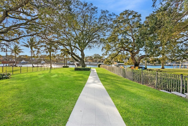 view of yard featuring a water view