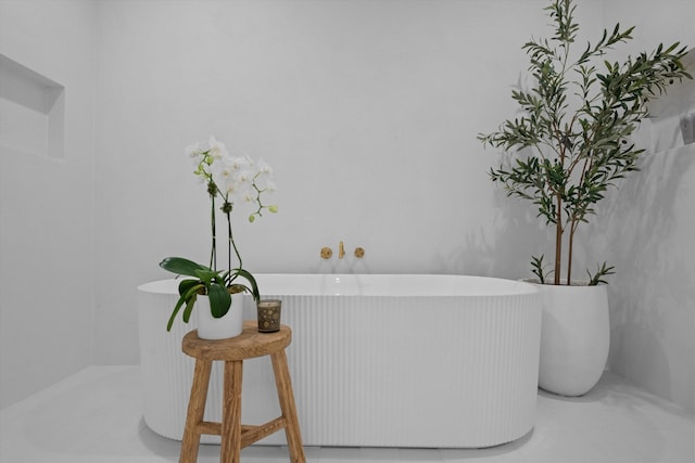 2578 Players Ct, Wellington, FL 33414 - bathroom with a tub