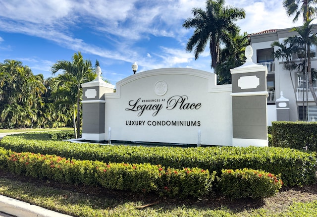 view of community / neighborhood sign