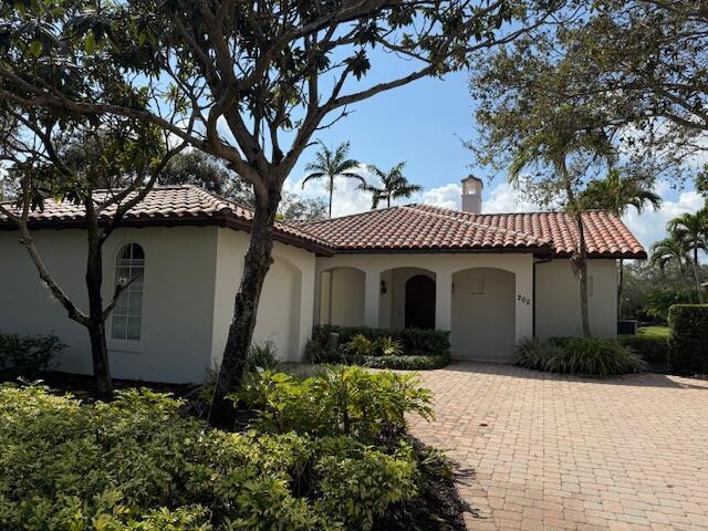 view of mediterranean / spanish-style house