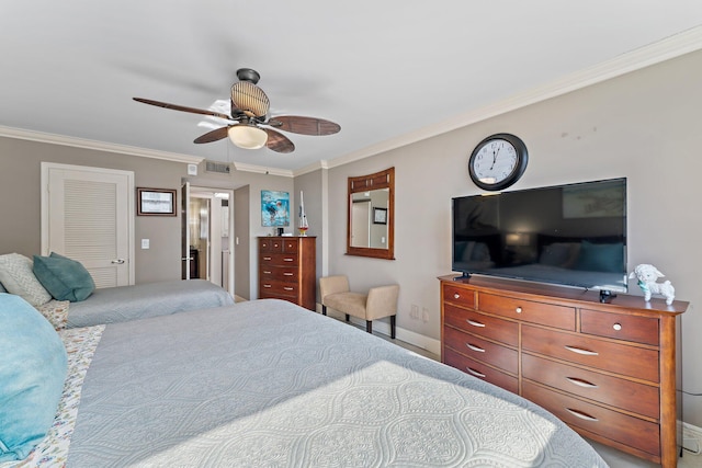 bedroom with crown molding and ceiling fan