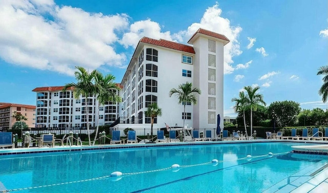 2871 N Ocean Blvd Unit F427, Boca Raton, FL 33431 - community pool with fence
