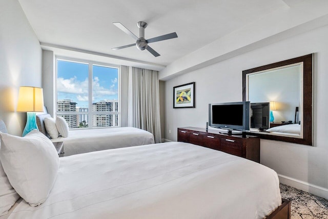 bedroom with ceiling fan