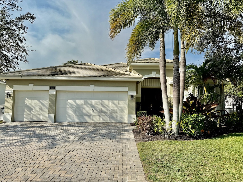 view of front of house featuring a garage