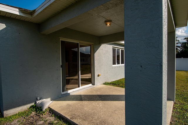 6906 NW Kowal Ct, Port Saint Lucie, FL 34986 - view of patio with fence