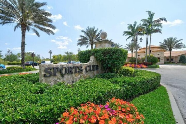 view of community / neighborhood sign