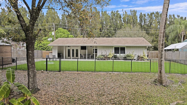 view of front of home with a front lawn