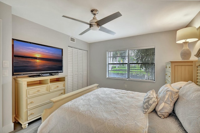 bedroom with ceiling fan