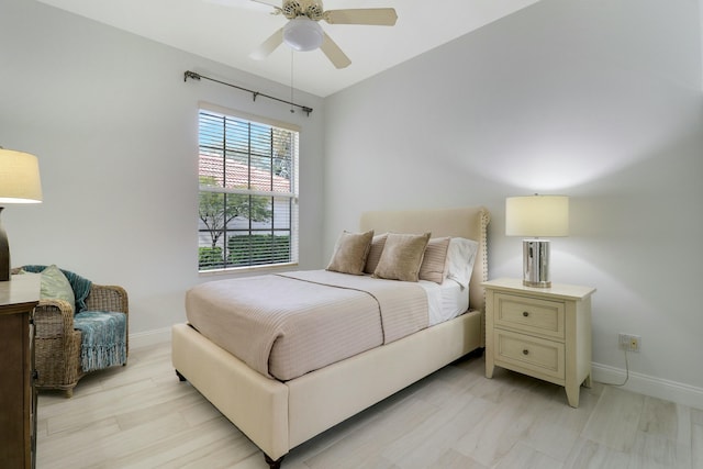 bedroom with ceiling fan