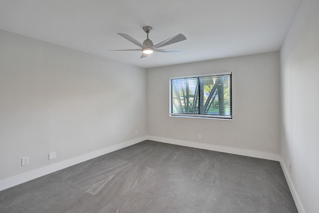 empty room featuring ceiling fan