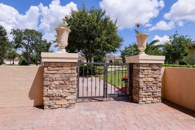 9895 SW Nuova Way, Port Saint Lucie, FL 34986 - view of gate